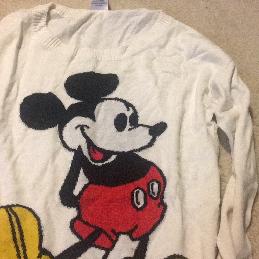 Long sleeve knitted shirt. Used.